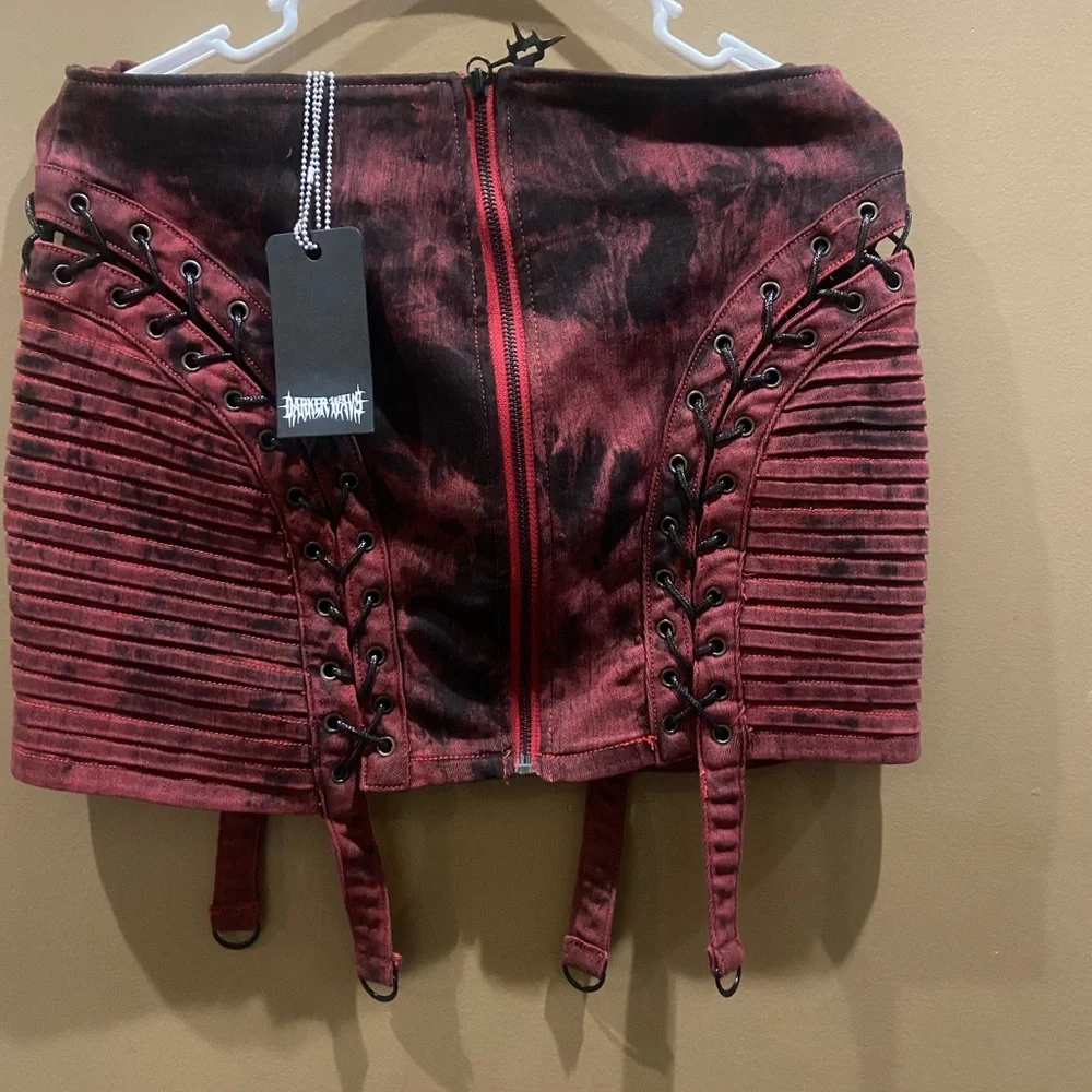 Red and Black Lace-Up Skirt - Picture 5 of 5